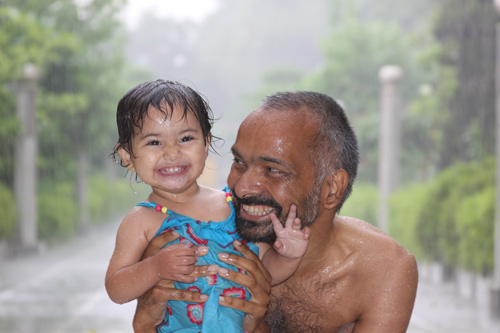 Swami Balendu and Apra