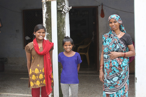 Mamta, Sadhana and their Mother
