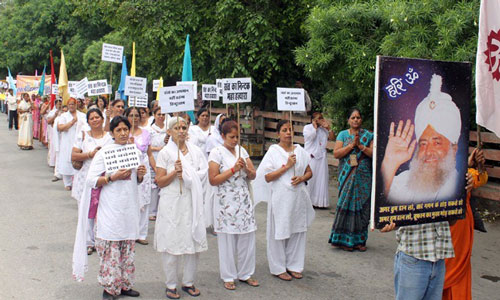 Followers of Asaram protesting
