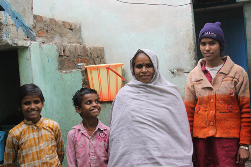 Rakesh, Harshit, their mother and sister