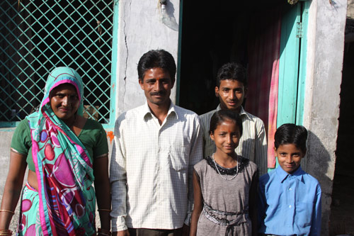 Jyoti, Tejveer and their Parents and Brother