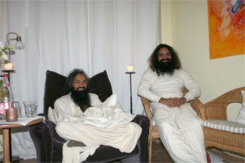 Swami Ji and Yashendu in Darshan