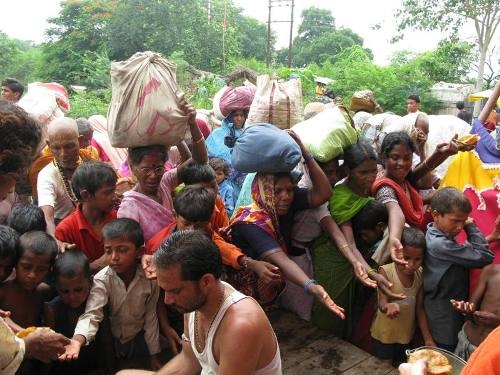 Distributing food