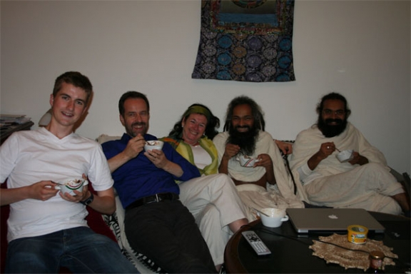Swami ji & Yashendu with friends