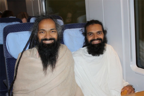 Swami ji & Yashendu 