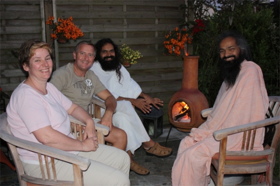 Swami ji & Yashendu with friends