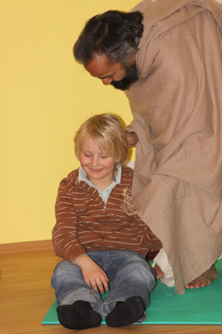 Darshan - healing meditation with Swami Ji