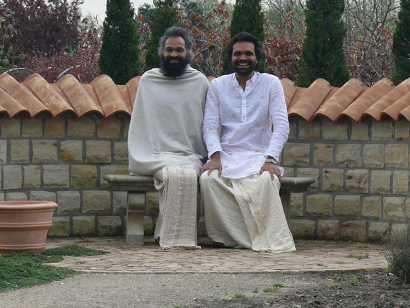 Swami Ji and his brother Yashendu
