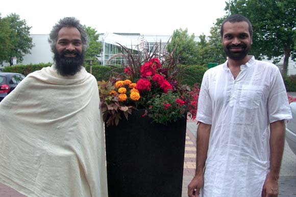 Swami Balendu and Yashendu